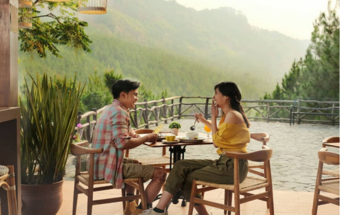 The Pines Cafe Lodge Maribaya