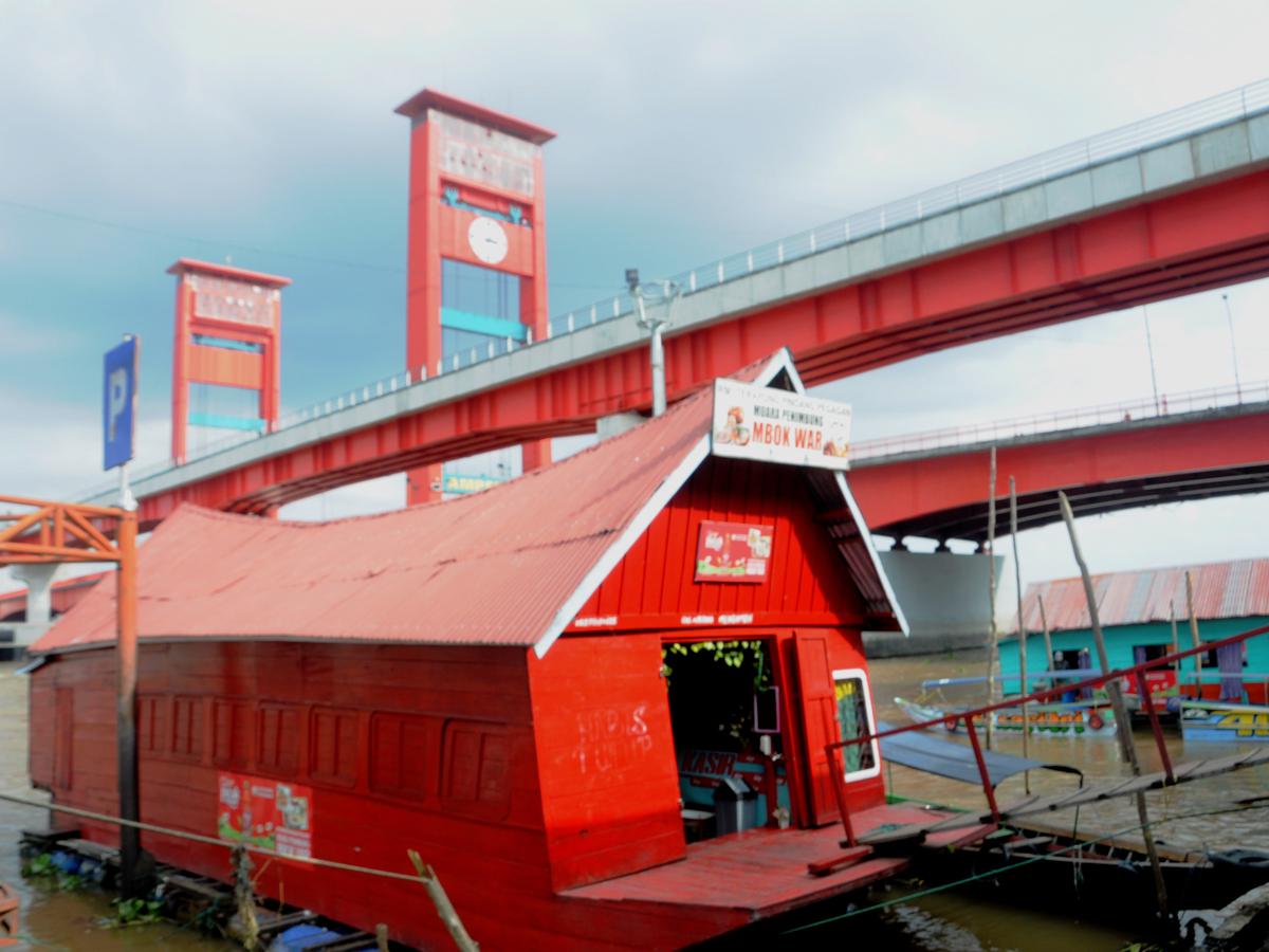 Warung Terapung Mbok War Palembang