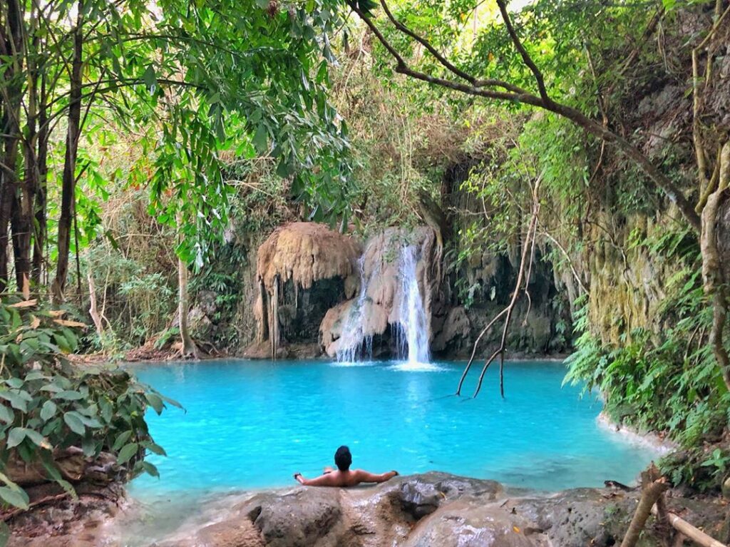 Tempat Wisata di NTT - Air Terjun Kolam Jodoh Lewa Tidahu
