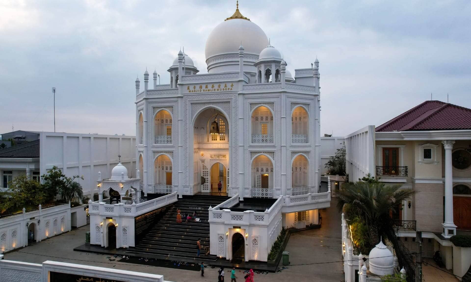 Tempat Ngabuburit Di Jakarta Masjid Ramlie Mustofa