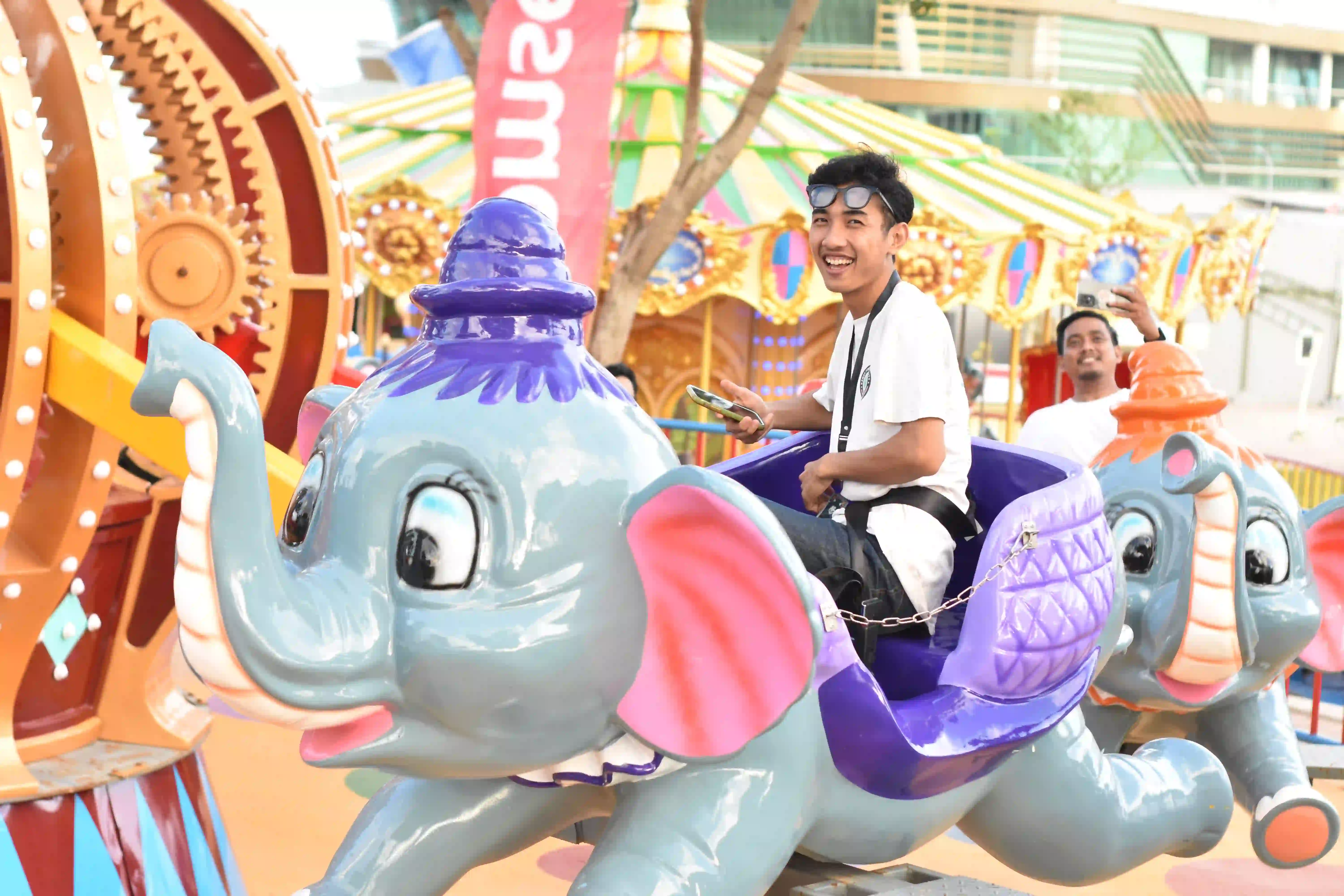 Gajah Terbang Krakatau Park