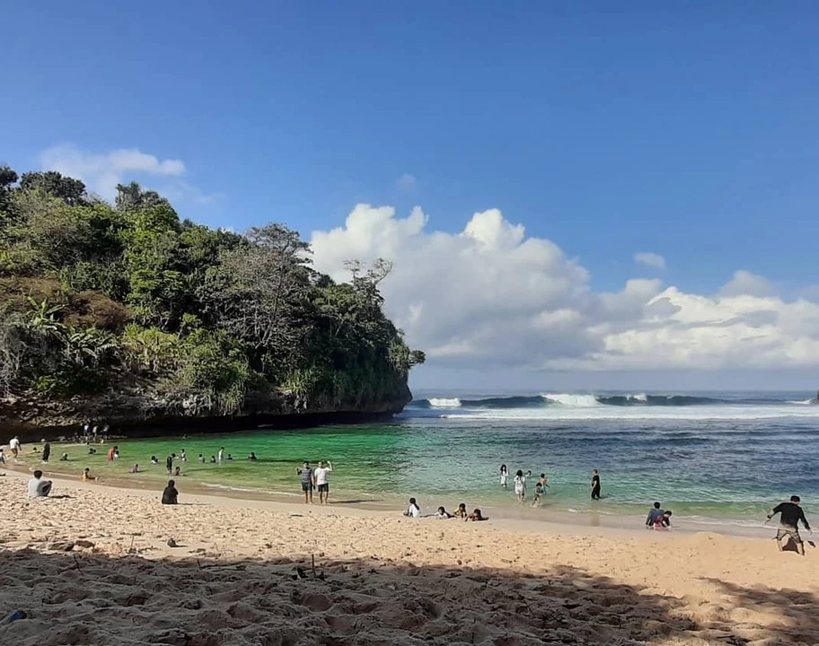 Pantai Ngantep Malang Selatan