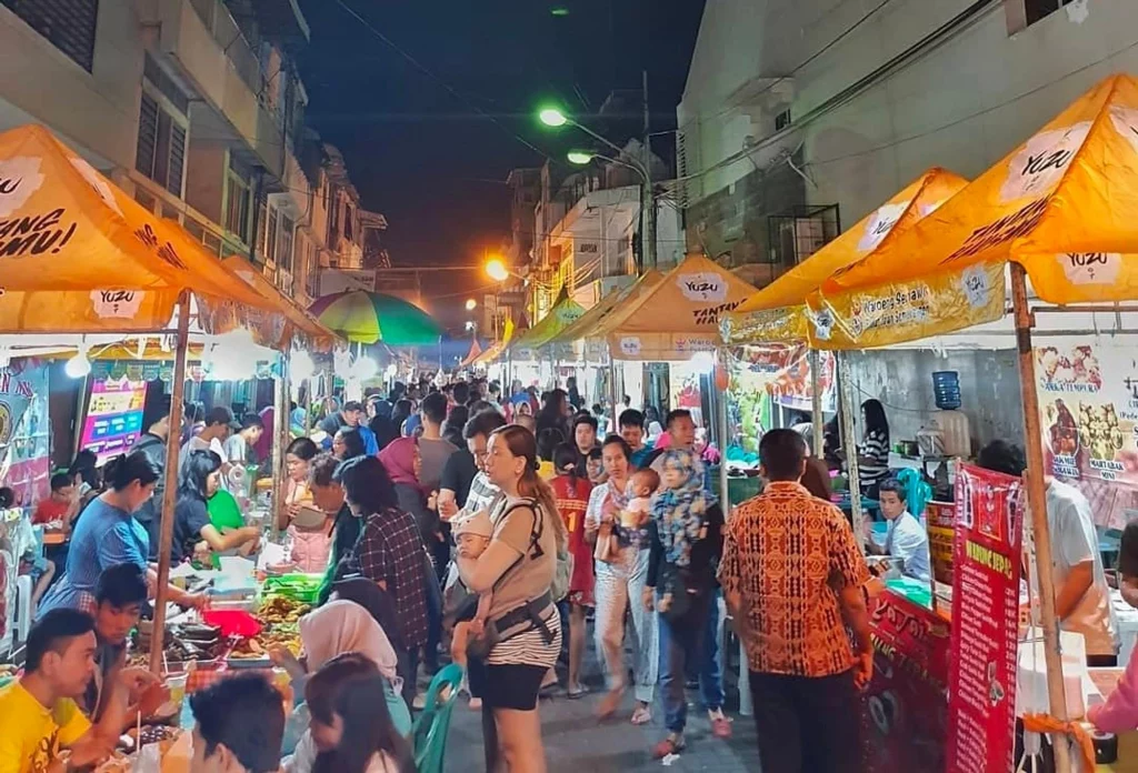 wisata kuliner semarang di pasar semawis