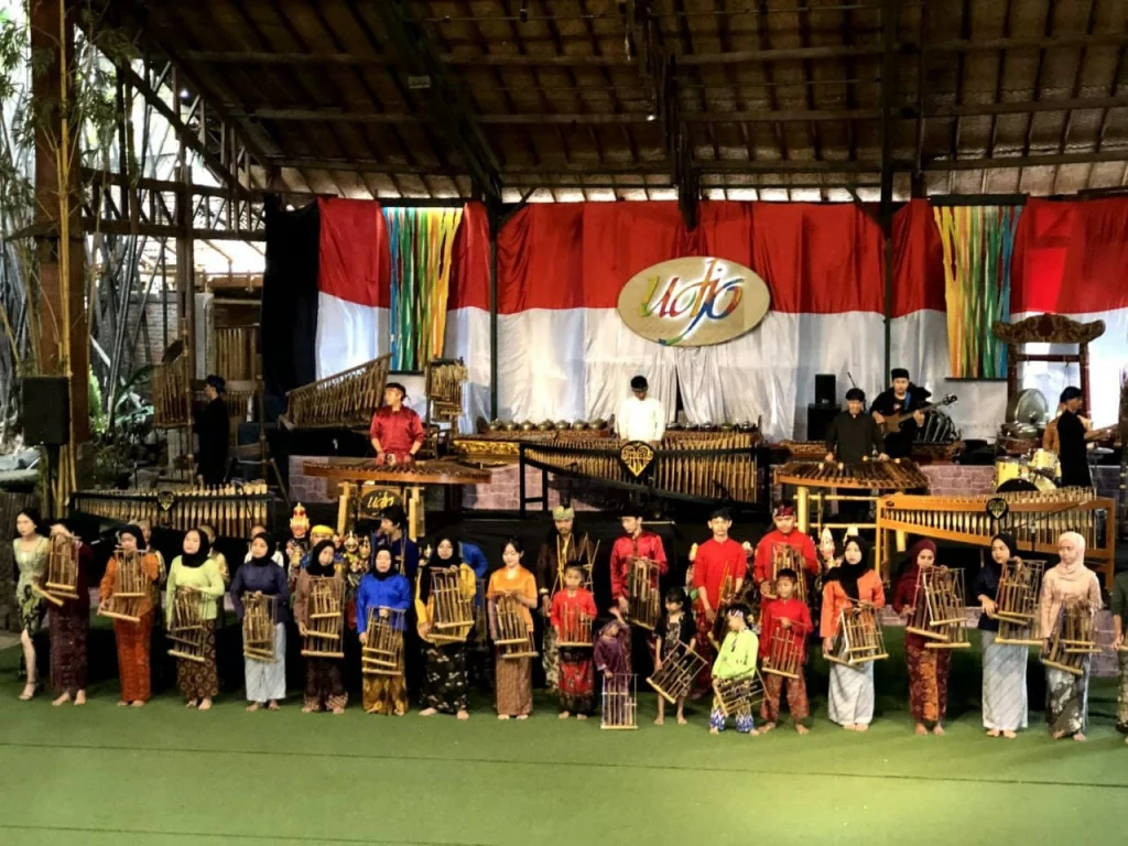 Ecowisata- Saung Angklung Udjo