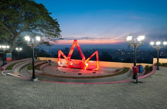 wisata malam asik di taman wilis semarang