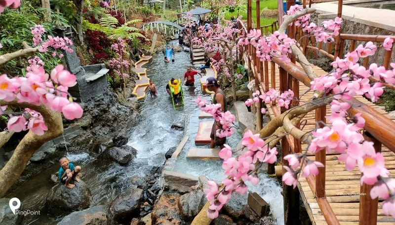 Tanaka Waterfall karangkates