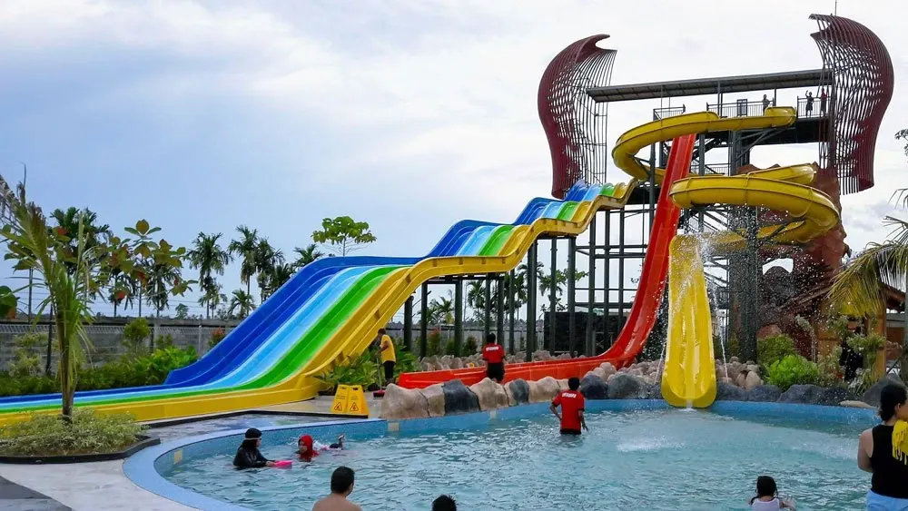 Wahana Air di Paradis-Q Waterpark Kalimantan Barat