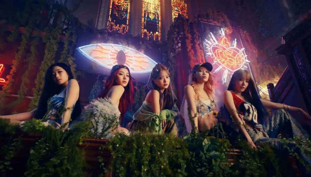 MV ‘Easy’ Le Sserafim Dianggap Merusak Nilai Gereja