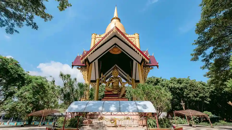 Wisata Thailand di Surabaya - Patung Buddha 4 Wajah