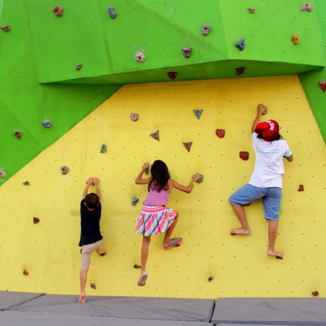 Wahana zona bermain di Scientia Square Park Tangerang