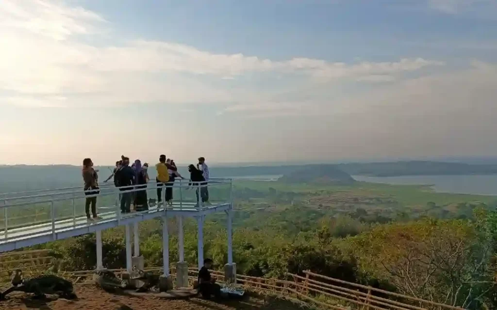 Wisata Alam Cirebon - Bukit Cinta Anti Galau