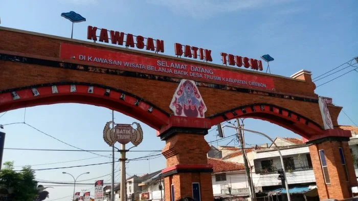 Wisata Sejarah Cirebon - Kawasan Batik Trusmi