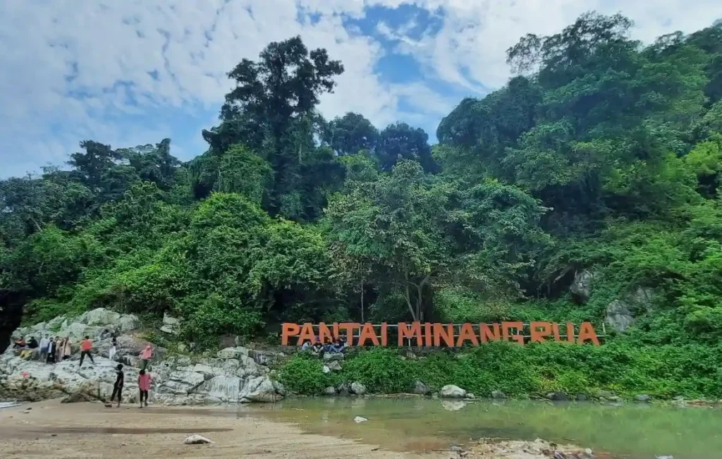 Wisata Alam Lampung Selatan- Pantai Minang Rua