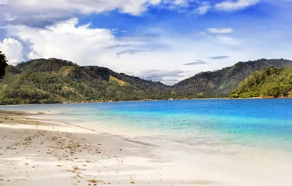 Pantai Pasir Putih Lampung