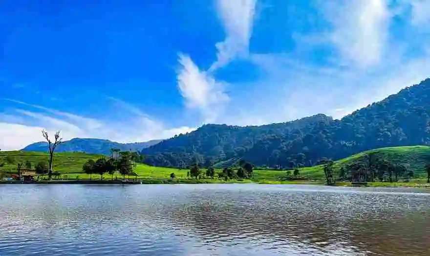 wisata alam di bogor - telaga saat 