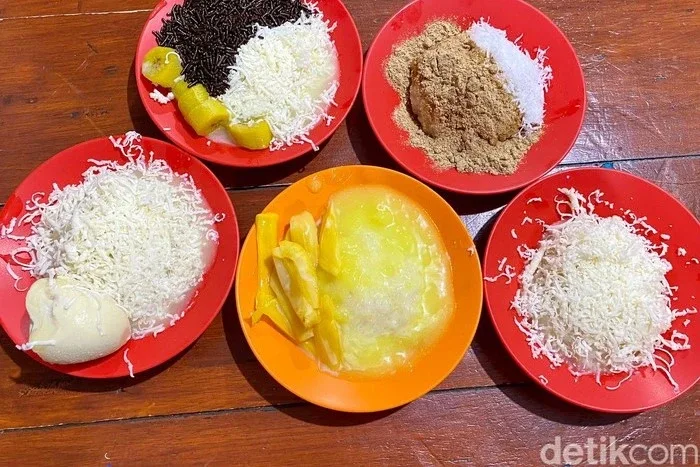 Pos Ketan Legenda 1967 Paling Enak di Malang