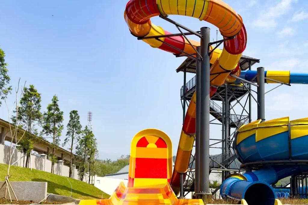 Perosotan Ekstrim di Waterpark Bandung 