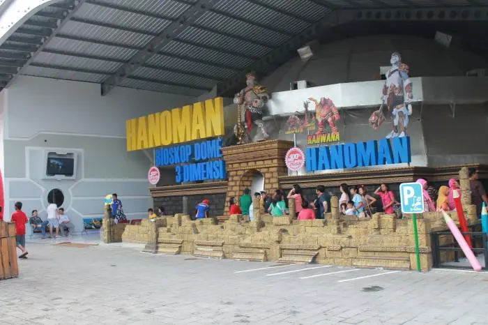 Hanoman Bioskop 3 Dimensi  Malang