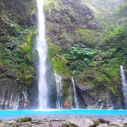 air terjun dua warna berastagi