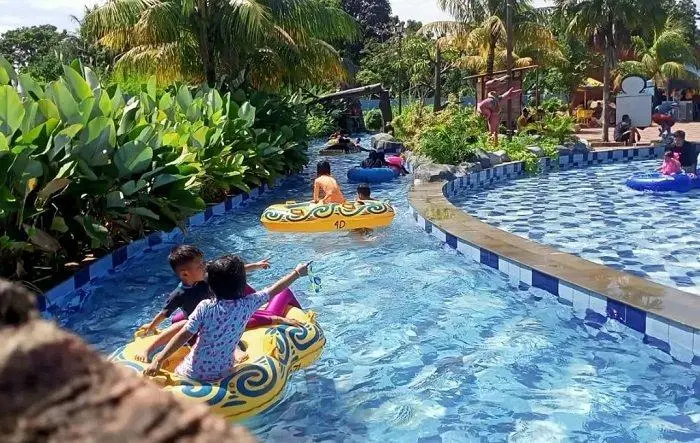 Kolam renang di Ohana Waterpark