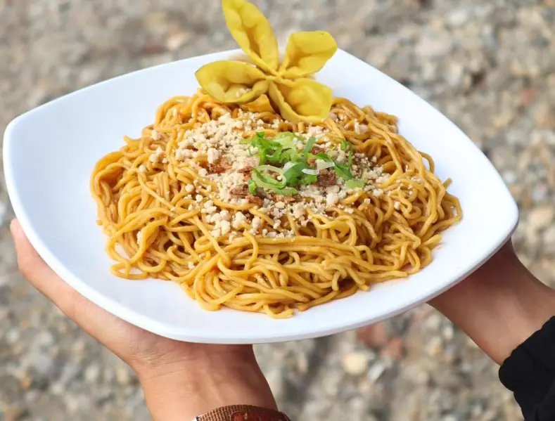 Makanan viral sukabumi - Mie Mandjoer 