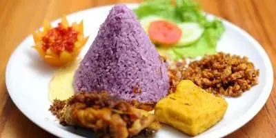 Wisata kuliner sukabumi nasi uduk mamih ungu