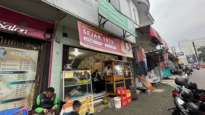 Wisata kuliner sukabumi - Soto Mie & Mie Kocok Mang Ece Odeon