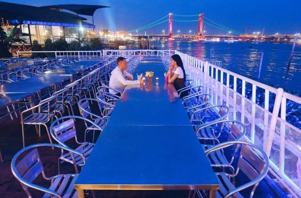 Riverside Restaurant Palembang
