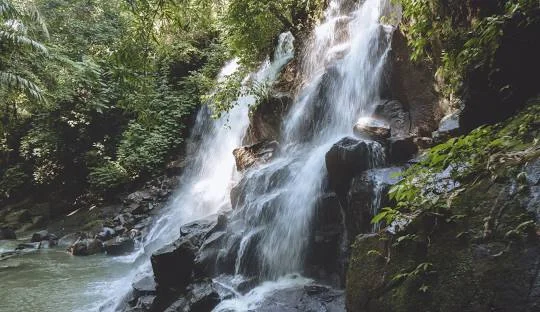 Air Terjun Kanto Lampo