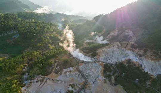 Kawah Sikidang Dieng Wonosobo