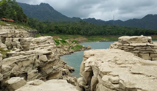 Wisata Wonosobo Lubang Sewu Erorejo