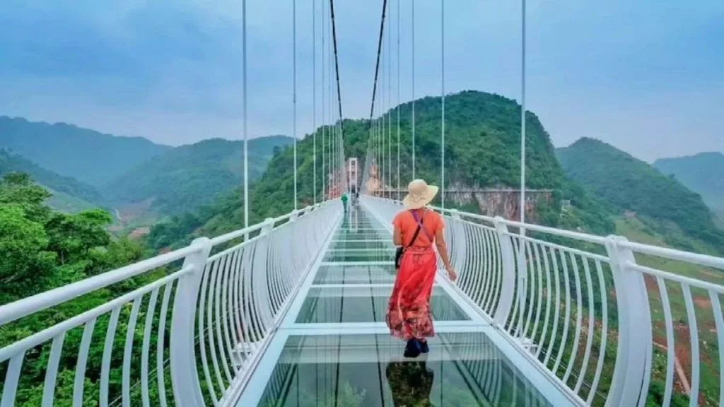Wisata Glass Bridge, Gianyar