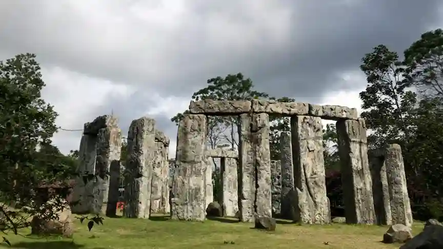 Stonehenge, Merapi 