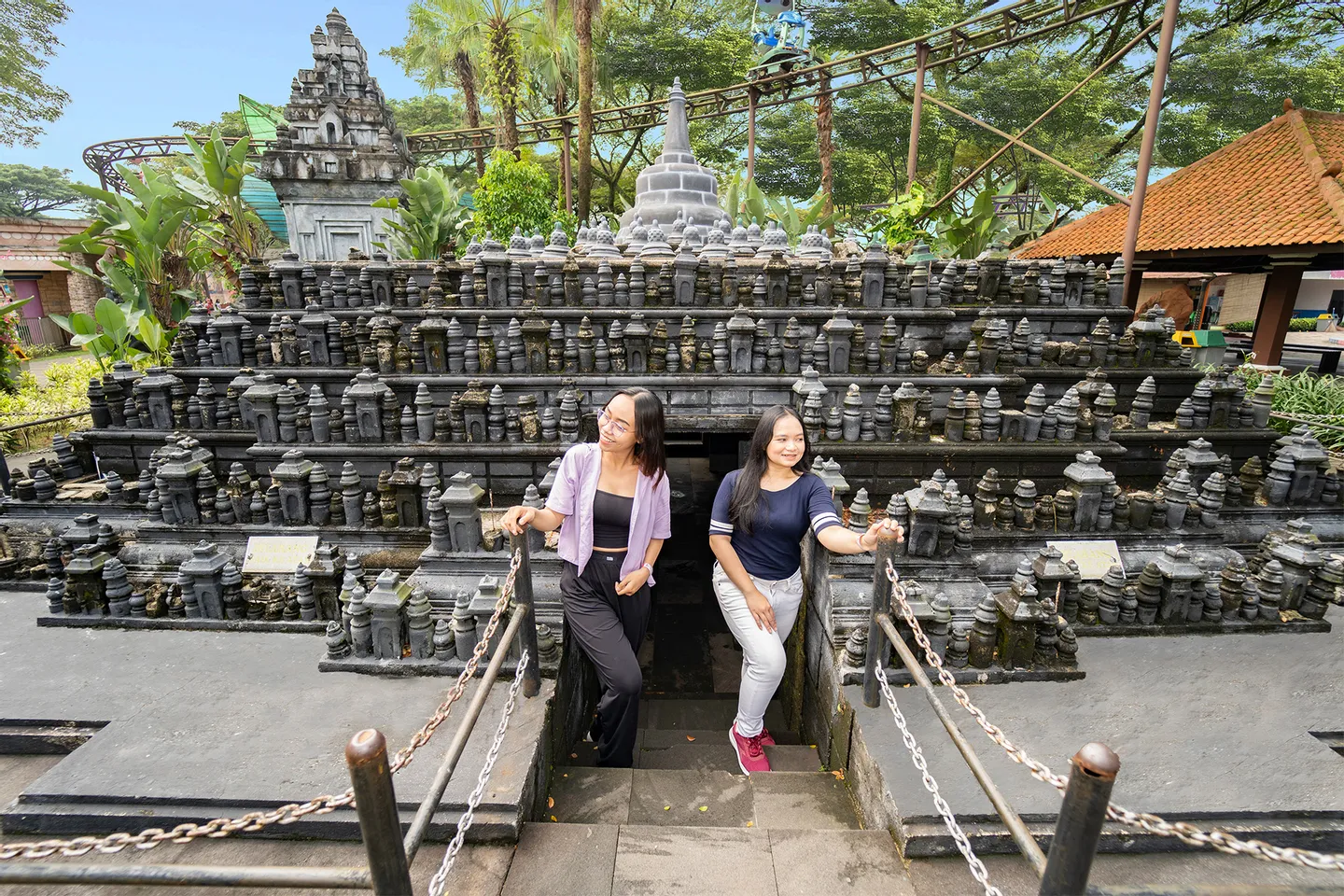 Miniatur 7 keajaiban dunia di world of wonder theme park