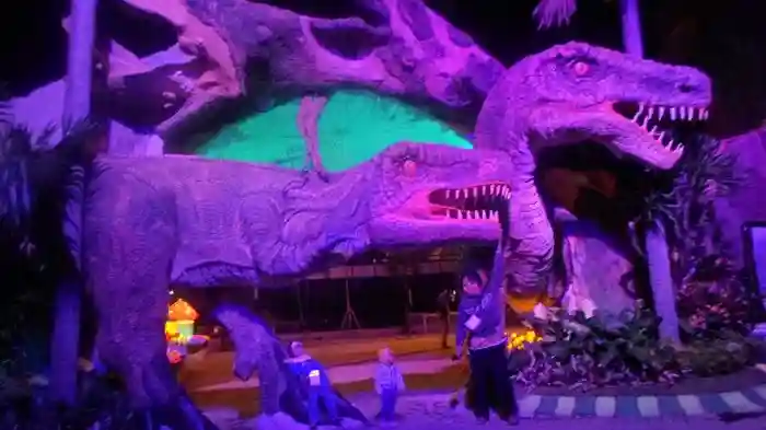 Taman Dinosaurus 