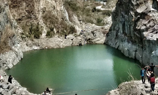 Danau Batu Bacan