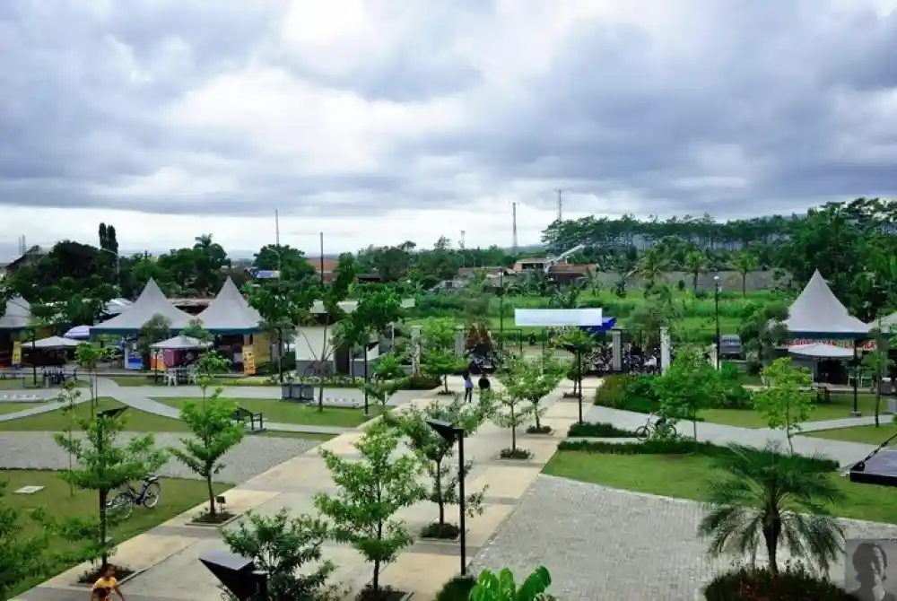 Wisata Purwokerto Taman Andhang Pangrenan