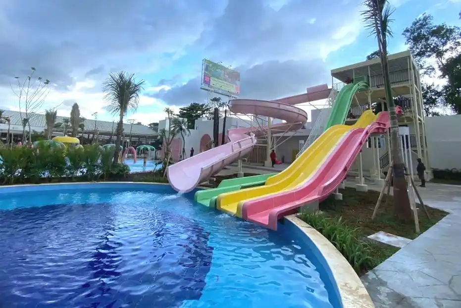 Wahana di Tropikana Waterpark