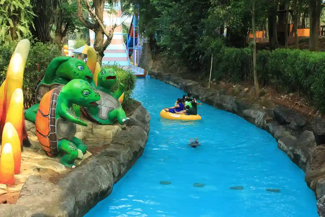 Wahana di Water Kingdom Mekarsari