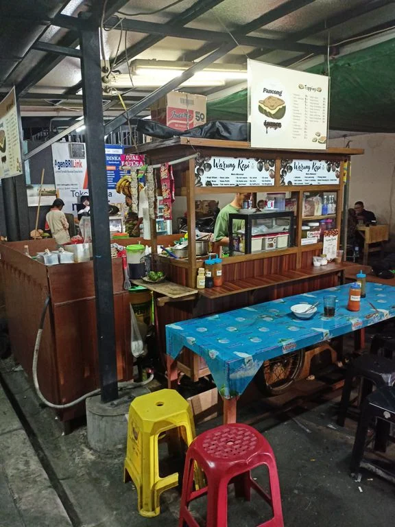 Warkop Pancong Lumer Stasiun Gondangdia
