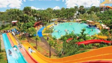Yuk Main Air di Water Kingdom Mekarsari!