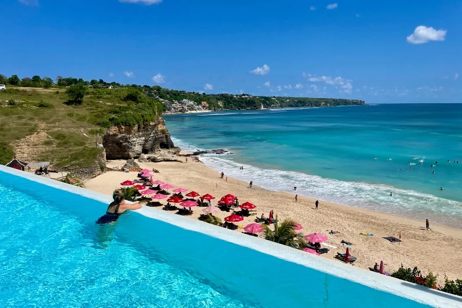 Daya Tarik Pantai Dreamland Bali