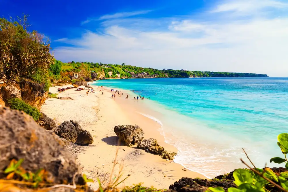 Dreamland Bali, Daya Tarik Tempat Wisata Pantai Pasir Putih & Harga Tiket Masuk Terbaru