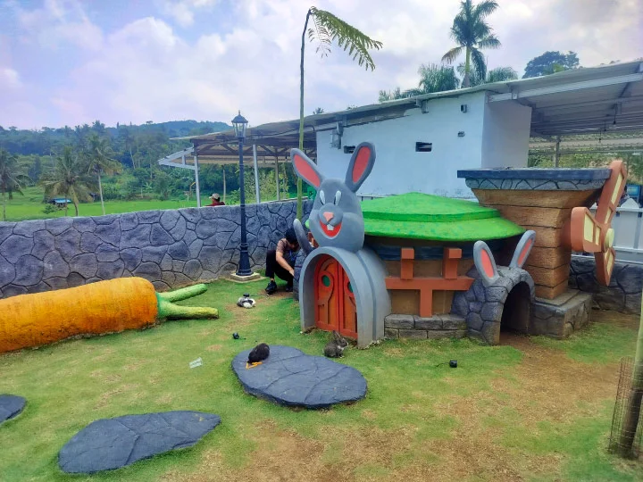 Mini Zoo di Nicole's River Park Bogor
