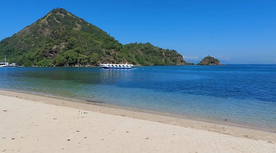 Pantai Waecicu