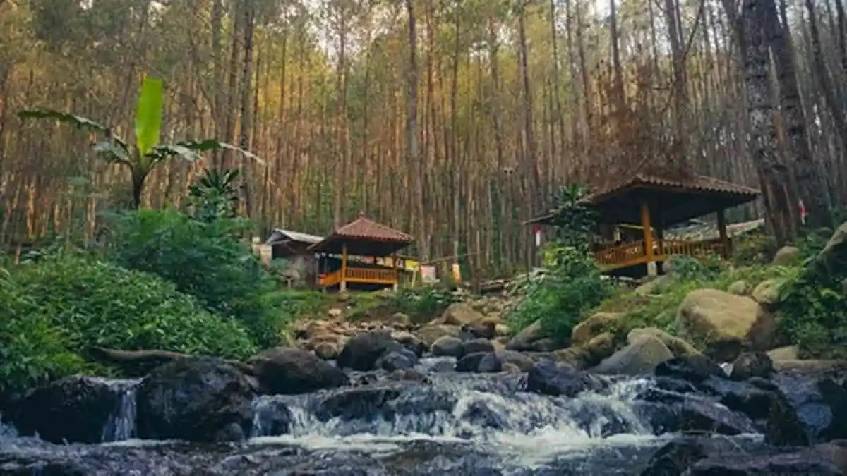 Wisata Alam Batu Lempar