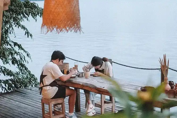 à L_aise Restaurant & Gallery