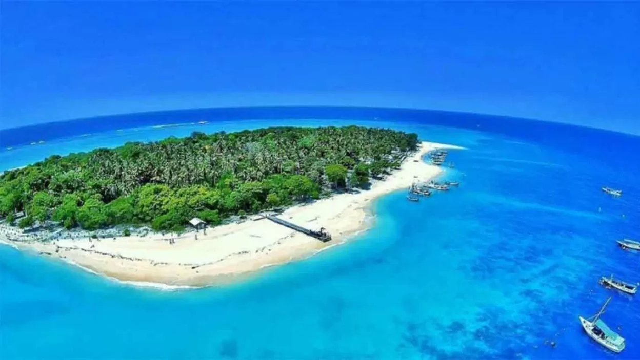spot snorkeling di Gili Labak, Jawa Timur