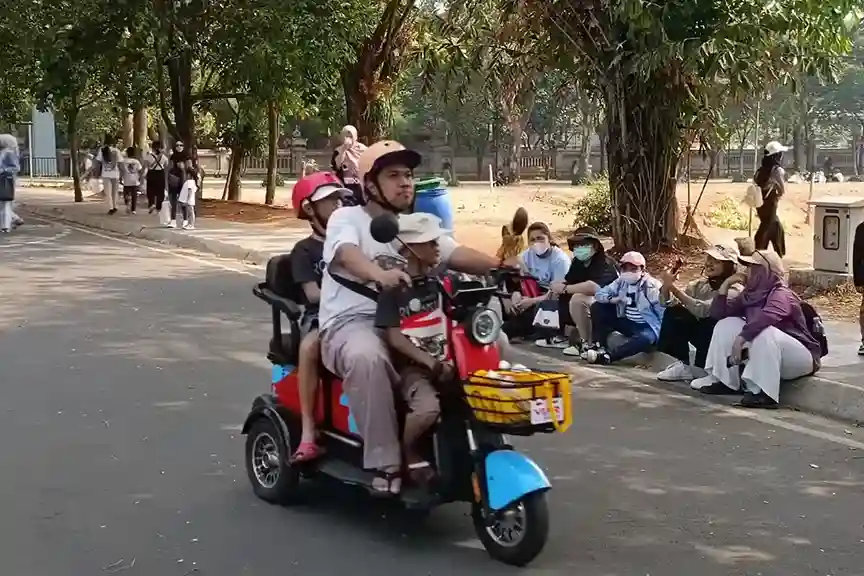 Harga Sewa Sepeda Listrik di TMII- Liburan Puas Anti Letih!