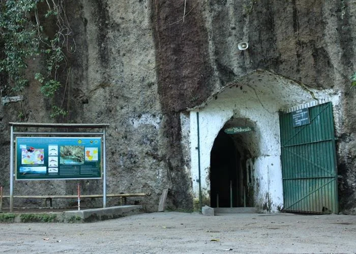 tempat bersejerah bandung - Goa Belanda